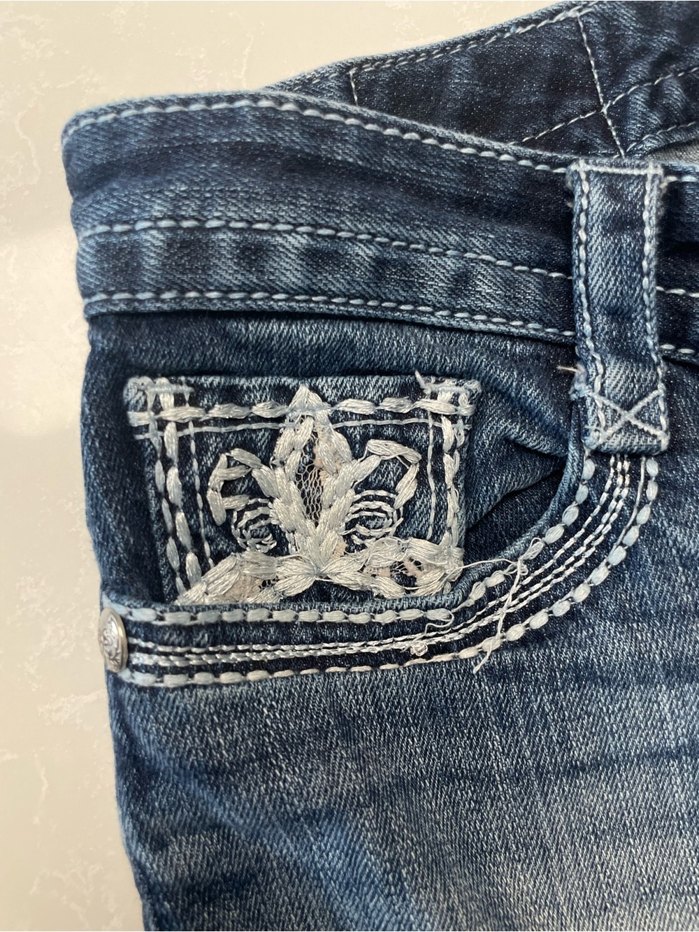 Y2K Maurices Premium Denim Capri Jeans - Picture 7 of 9